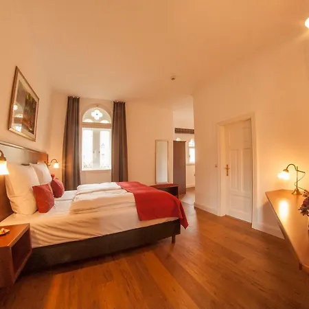 招待所 Kleine Wartburg 3*