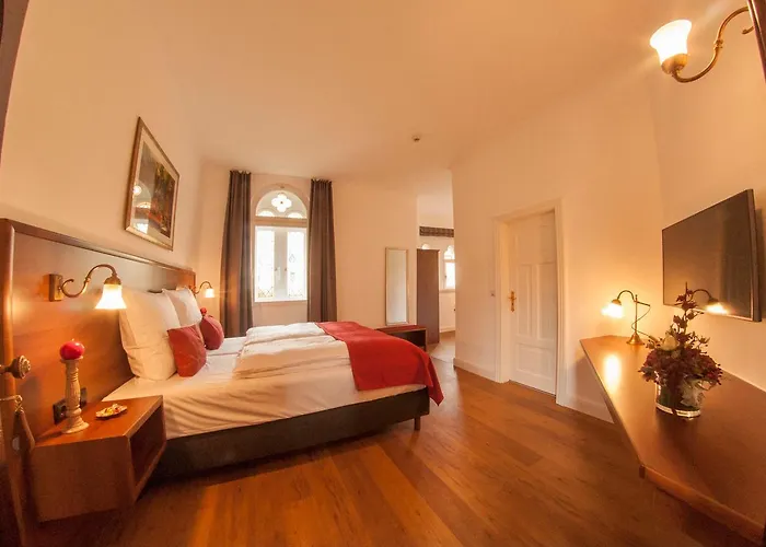 Konukevi Kleine Wartburg 3*